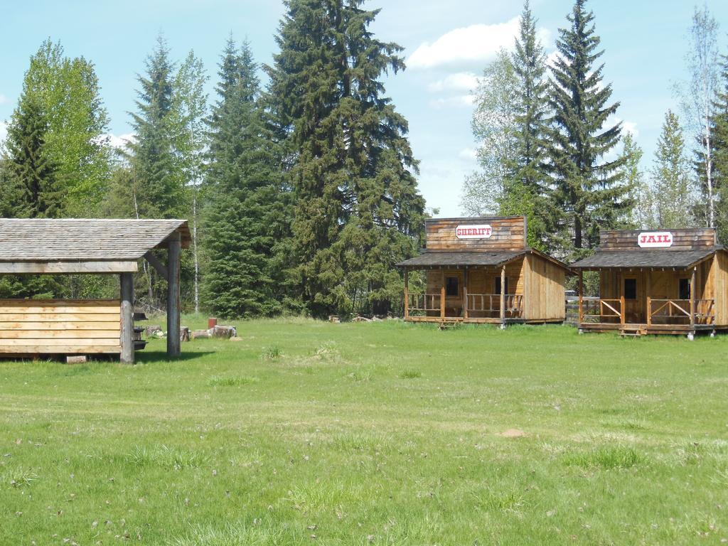 Wells Gray Guest Ranch Hotel Clearwater Exterior foto
