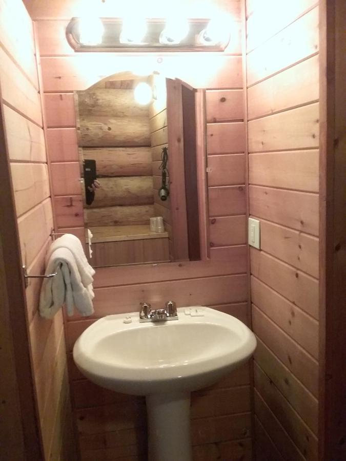 Wells Gray Guest Ranch Hotel Clearwater Exterior foto